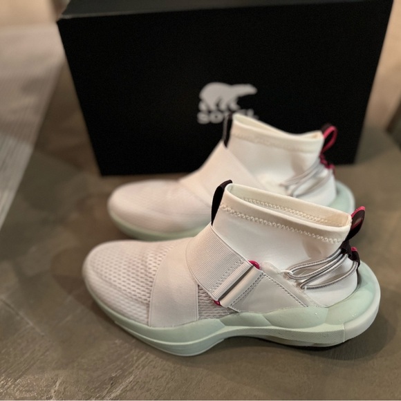 SOREL - Explorer Defy Mid NWT 8 New in Box! Sea Salt/Sea Sprite - Picture 11 of 16